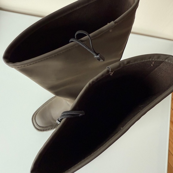 Women's Round Toe Knee Rain Boots - Picture 4 of 4